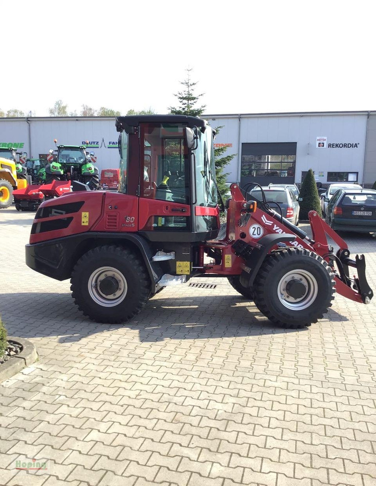 Gumikerekes homlokrakodó Yanmar V80 Classic 20 km/h: 6 kép.