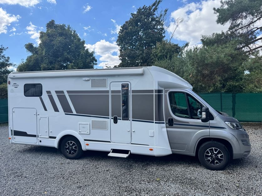 CARADO T447 PRO+ , camera, radio, awning, bike holder, LPG, ALU - Félintegrált lakóautó: 1 kép. CARADO T447 PRO+ , camera, radio, awning, bike holder, LPG, ALU - Félintegrált lakóautó: 1 kép.