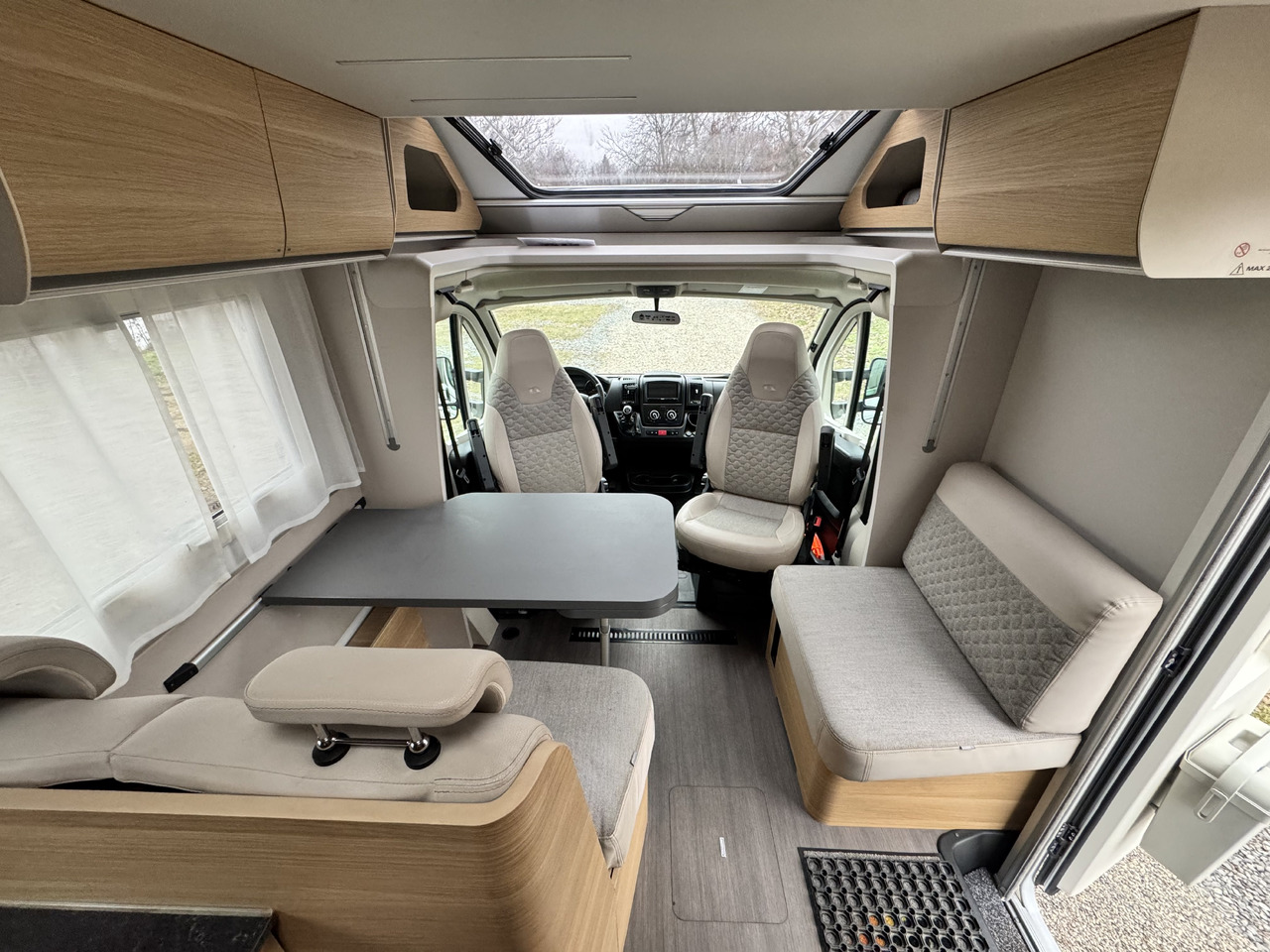 Adria Matrix M 670 SL - Lakóautó: 5 kép. Adria Matrix M 670 SL - Lakóautó: 5 kép.