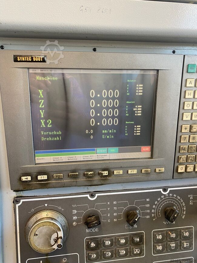 Tornio a controllo numerico Chiah Chyun-Müller KBS-2532M - Fémeszterga: 3 kép. Tornio a controllo numerico Chiah Chyun-Müller KBS-2532M - Fémeszterga: 3 kép.