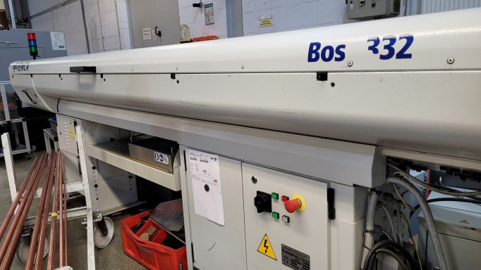 Tornio a controllo numerico Chiah Chyun-Müller KBS-2532M - Fémeszterga: 4 kép. Tornio a controllo numerico Chiah Chyun-Müller KBS-2532M - Fémeszterga: 4 kép.