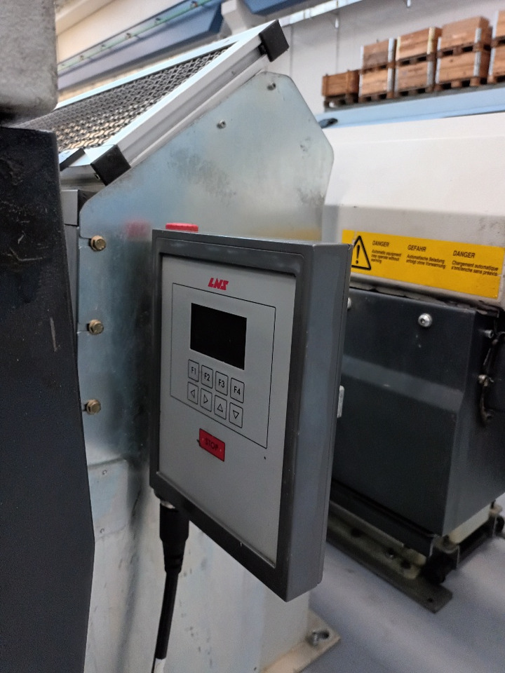 Tornio a controllo numerico Miyano BND51T - Fémeszterga: 5 kép. Tornio a controllo numerico Miyano BND51T - Fémeszterga: 5 kép.