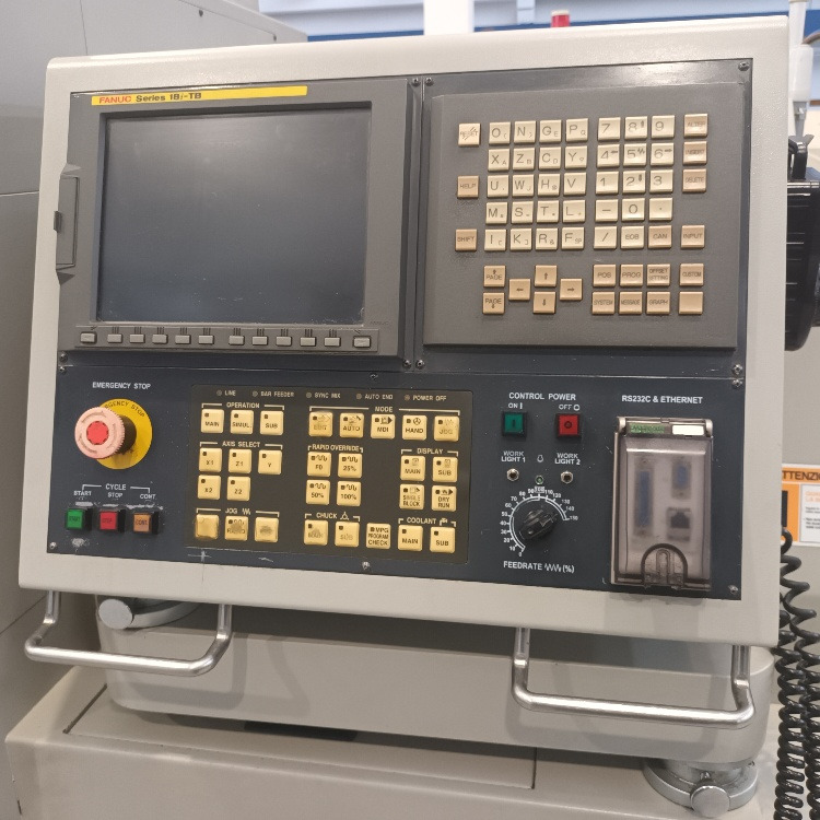 Tornio a fantina mobile a 5 assi Cnc Hanwha XD-20H - Fémeszterga: 3 kép. Tornio a fantina mobile a 5 assi Cnc Hanwha XD-20H - Fémeszterga: 3 kép.