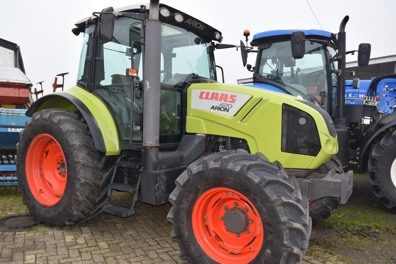 CLAAS Arion 420 CIS - Traktor: 1 kép. CLAAS Arion 420 CIS - Traktor: 1 kép.