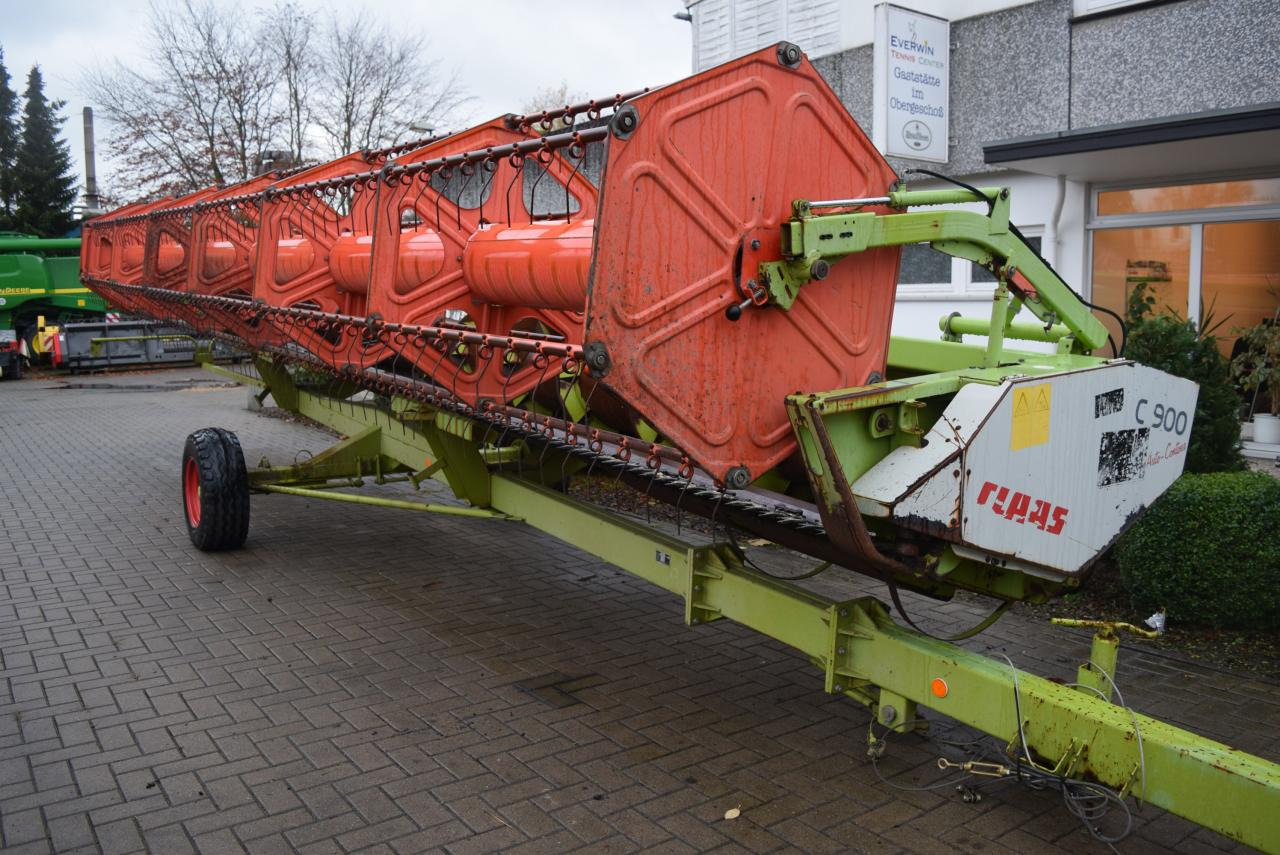 CLAAS C 900 AutoContour *Schneidwerk* - Kombájn adapter: 1 kép. CLAAS C 900 AutoContour *Schneidwerk* - Kombájn adapter: 1 kép.