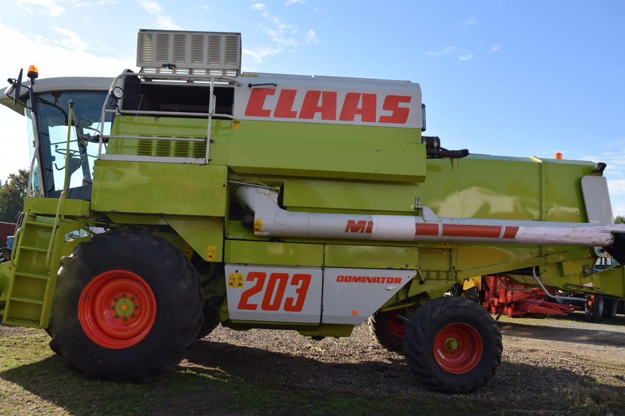CLAAS Dominator 203 Mega - Kombájn: 4 kép. CLAAS Dominator 203 Mega - Kombájn: 4 kép.
