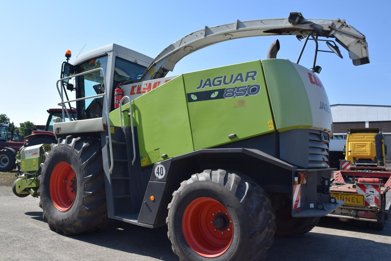 CLAAS Jaguar 850 Speedstar - Önjáró szecskázógép: 3 kép. CLAAS Jaguar 850 Speedstar - Önjáró szecskázógép: 3 kép.