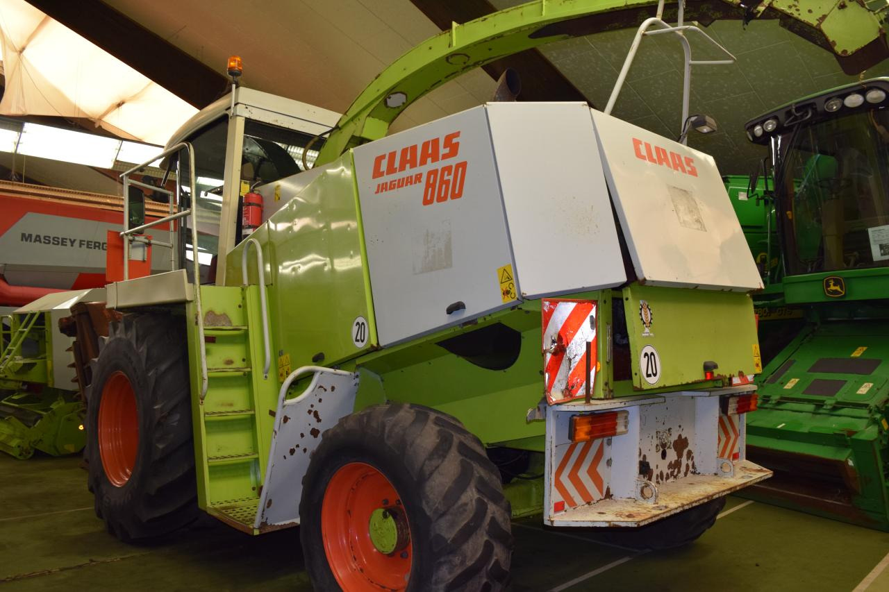CLAAS Jaguar 860 - Önjáró szecskázógép: 4 kép. CLAAS Jaguar 860 - Önjáró szecskázógép: 4 kép.