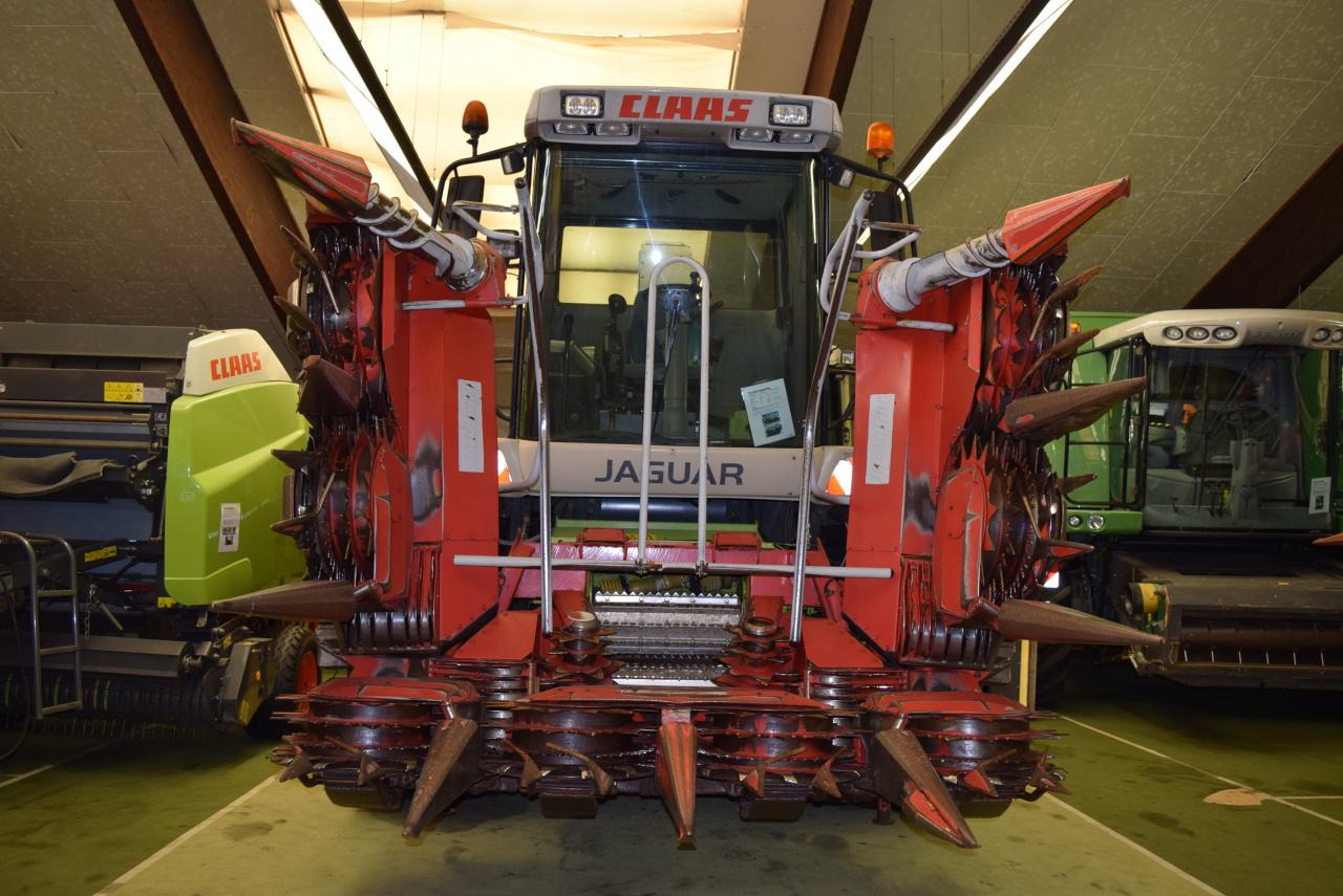 CLAAS Jaguar 900 - Önjáró szecskázógép: 4 kép. CLAAS Jaguar 900 - Önjáró szecskázógép: 4 kép.