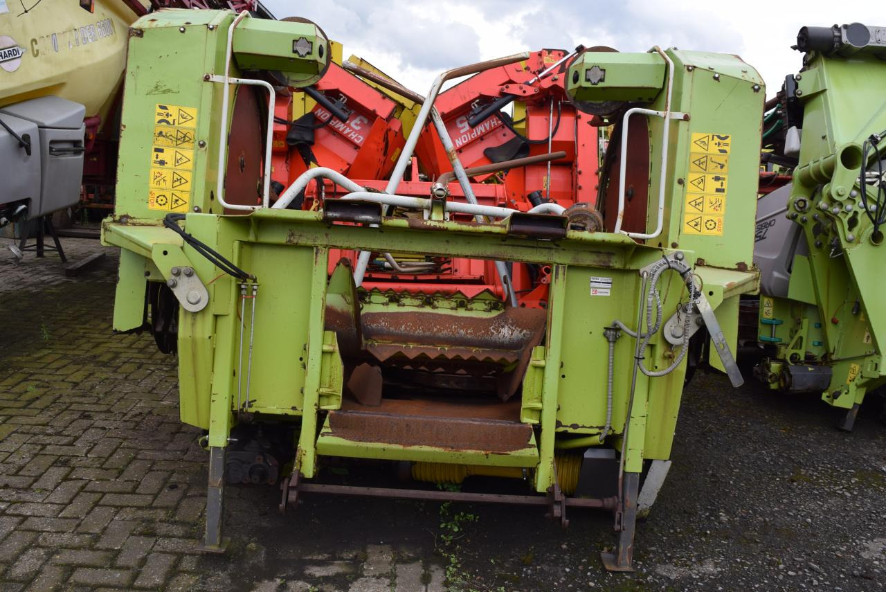 CLAAS RU 450 - Kukorica adapter: 3 kép. CLAAS RU 450 - Kukorica adapter: 3 kép.