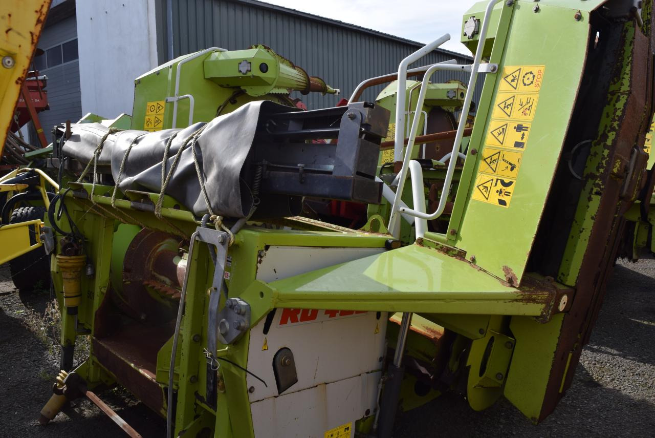 CLAAS RU 450 - Kukorica adapter: 3 kép. CLAAS RU 450 - Kukorica adapter: 3 kép.