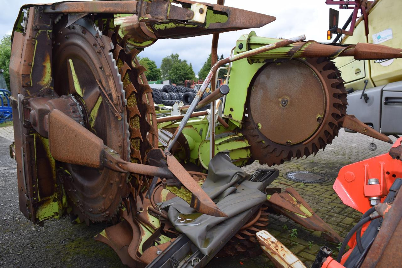 CLAAS RU 450 - Kukorica adapter: 5 kép. CLAAS RU 450 - Kukorica adapter: 5 kép.