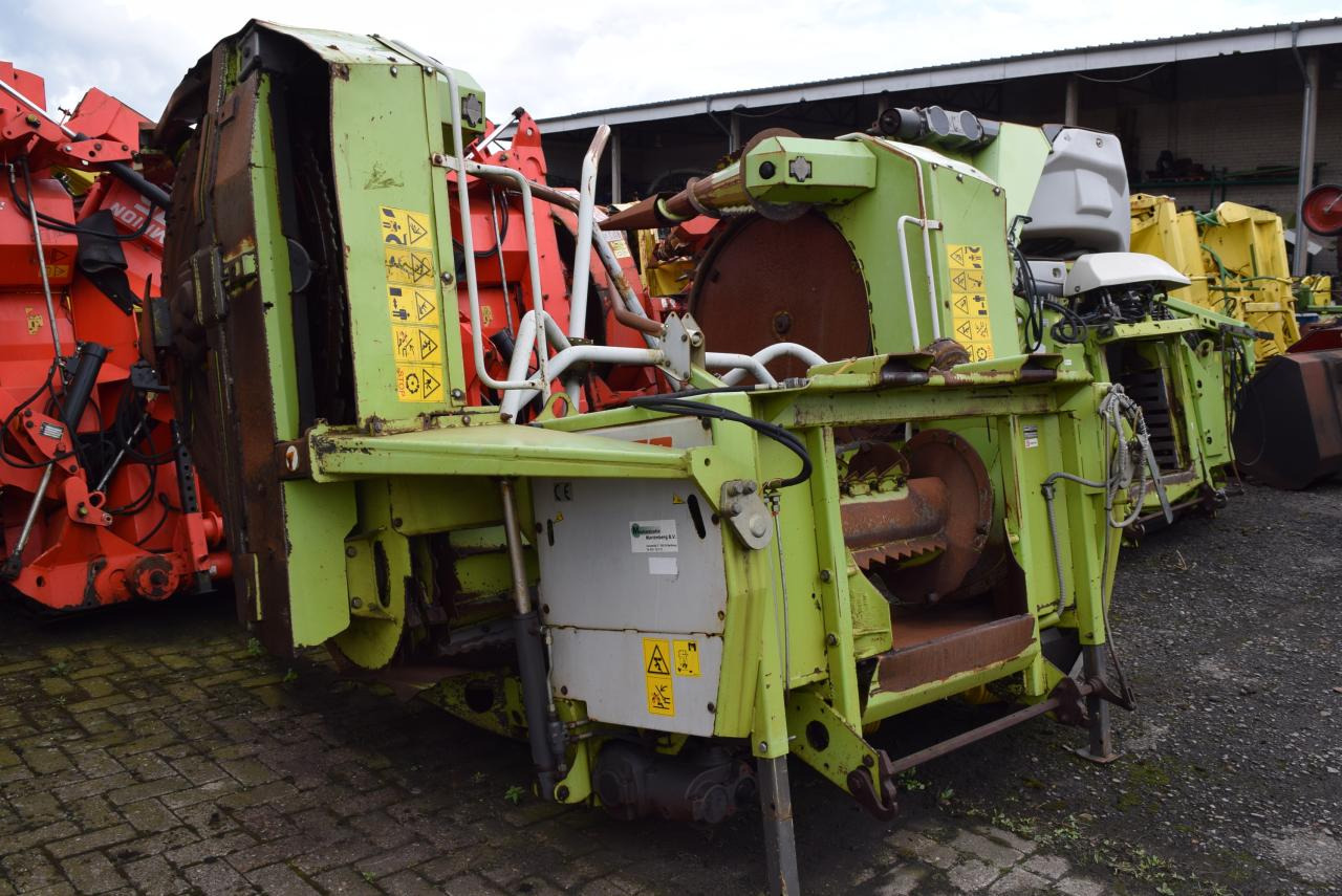 CLAAS RU 450 - Kukorica adapter: 1 kép. CLAAS RU 450 - Kukorica adapter: 1 kép.