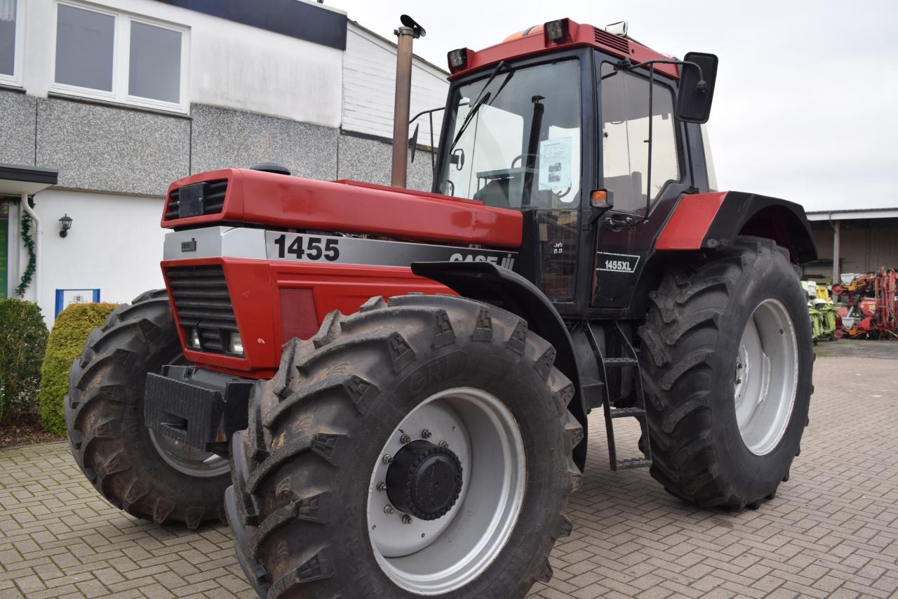 Case-IH 1455 XL A - Traktor: 4 kép. Case-IH 1455 XL A - Traktor: 4 kép.