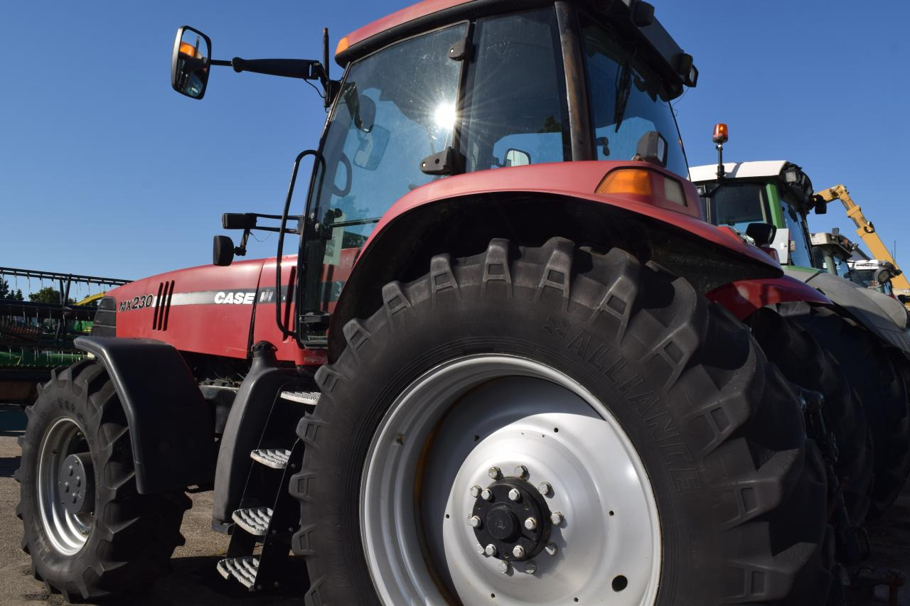 Case-IH MX 230 Magnum - Traktor: 4 kép. Case-IH MX 230 Magnum - Traktor: 4 kép.