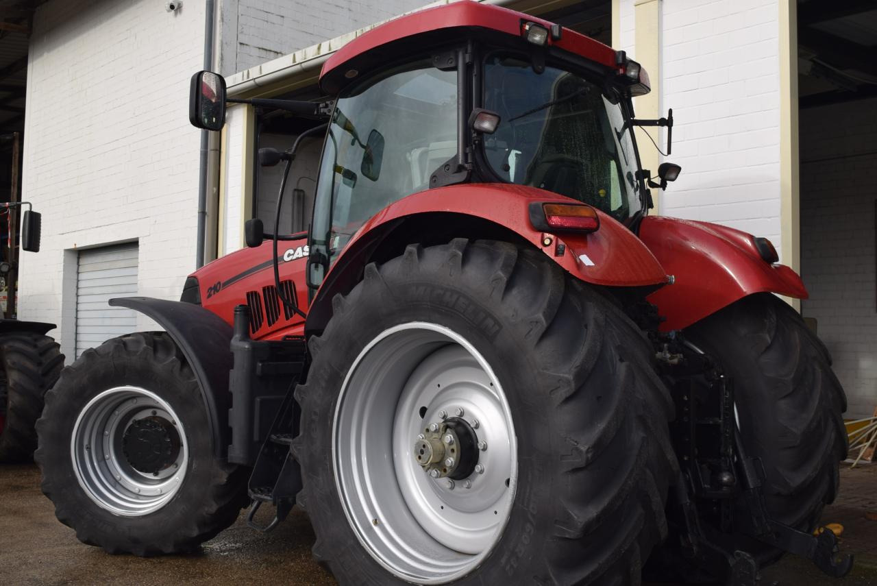 Case-IH Puma 210 MC - Traktor: 3 kép. Case-IH Puma 210 MC - Traktor: 3 kép.