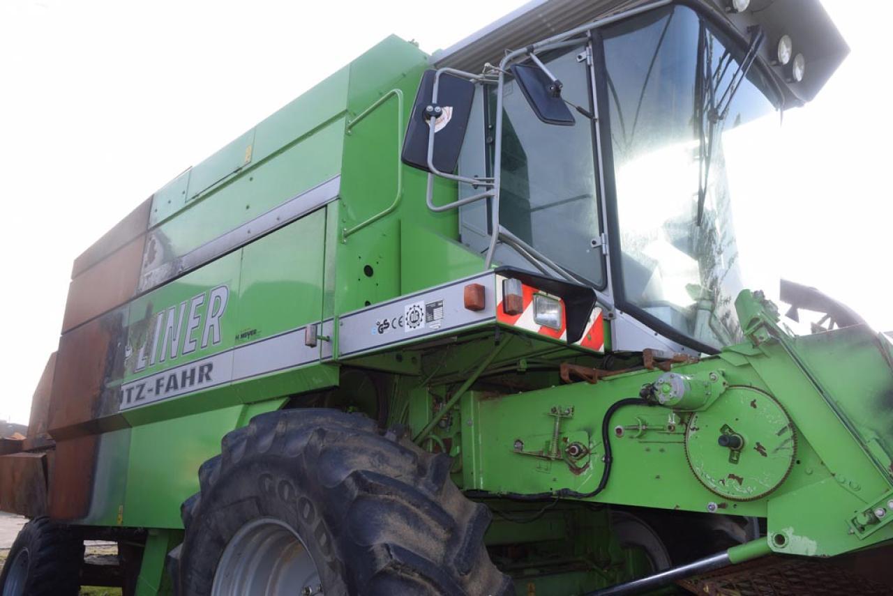 Deutz-Fahr 4075 - Brandschaden - Kombájn: 1 kép. Deutz-Fahr 4075 - Brandschaden - Kombájn: 1 kép.