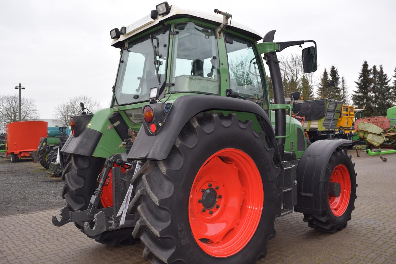 Fendt 412 Vario - Traktor: 5 kép. Fendt 412 Vario - Traktor: 5 kép.