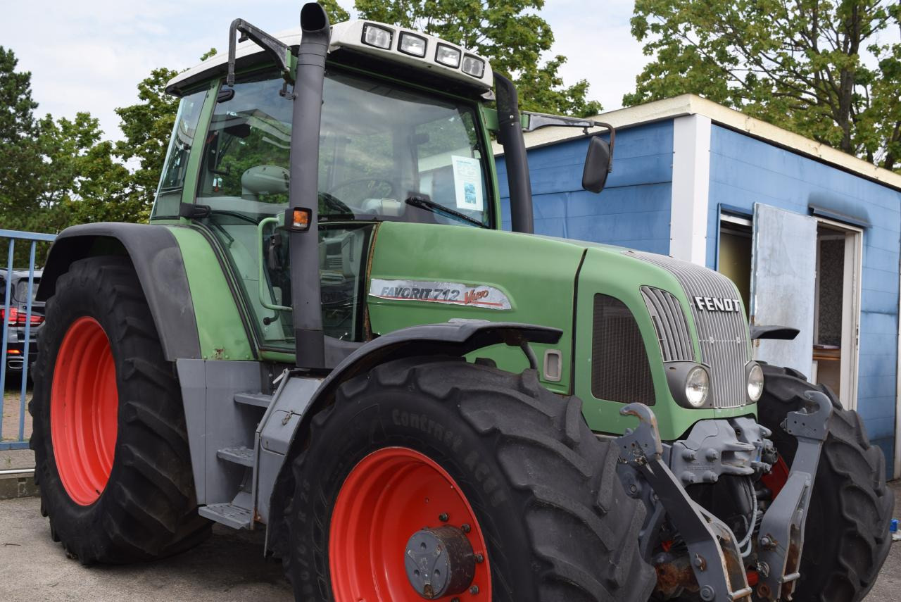Fendt 712 Vario - Traktor: 2 kép. Fendt 712 Vario - Traktor: 2 kép.