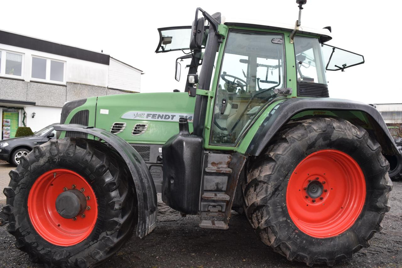 Fendt 714 Vario TMS - Traktor: 4 kép. Fendt 714 Vario TMS - Traktor: 4 kép.