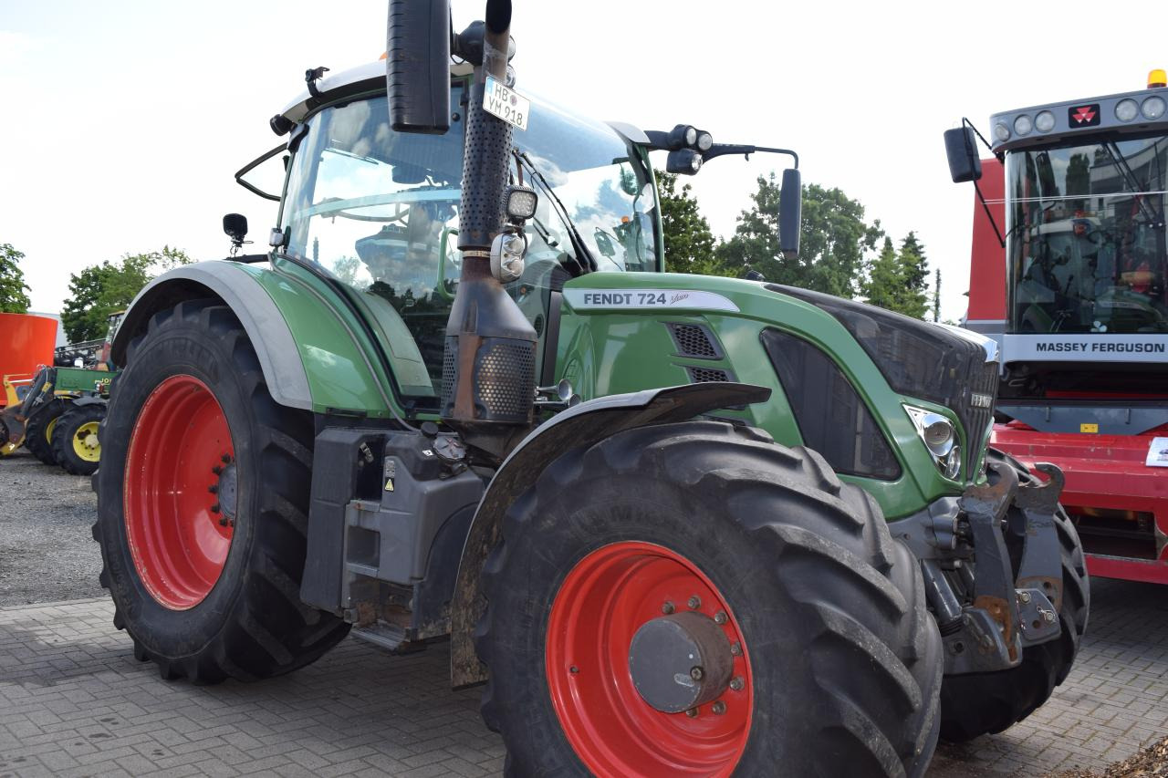Fendt 724 Vario TMS SCR ProfiPlus - Traktor: 1 kép. Fendt 724 Vario TMS SCR ProfiPlus - Traktor: 1 kép.