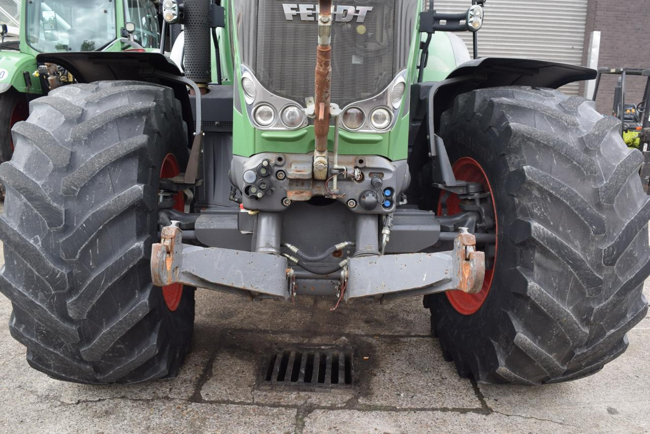 Fendt 826 Vario SCR ProfiPlus - Traktor: 5 kép. Fendt 826 Vario SCR ProfiPlus - Traktor: 5 kép.