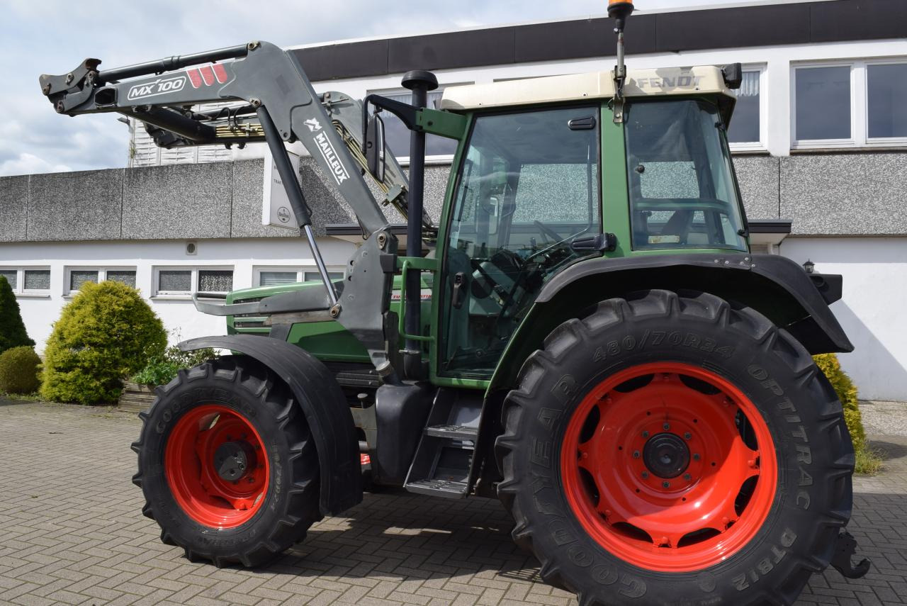Fendt Farmer 309 C - Traktor: 4 kép. Fendt Farmer 309 C - Traktor: 4 kép.