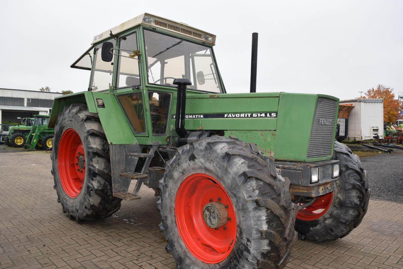 Fendt Favorit 614 LS Turbo - Traktor: 2 kép. Fendt Favorit 614 LS Turbo - Traktor: 2 kép.