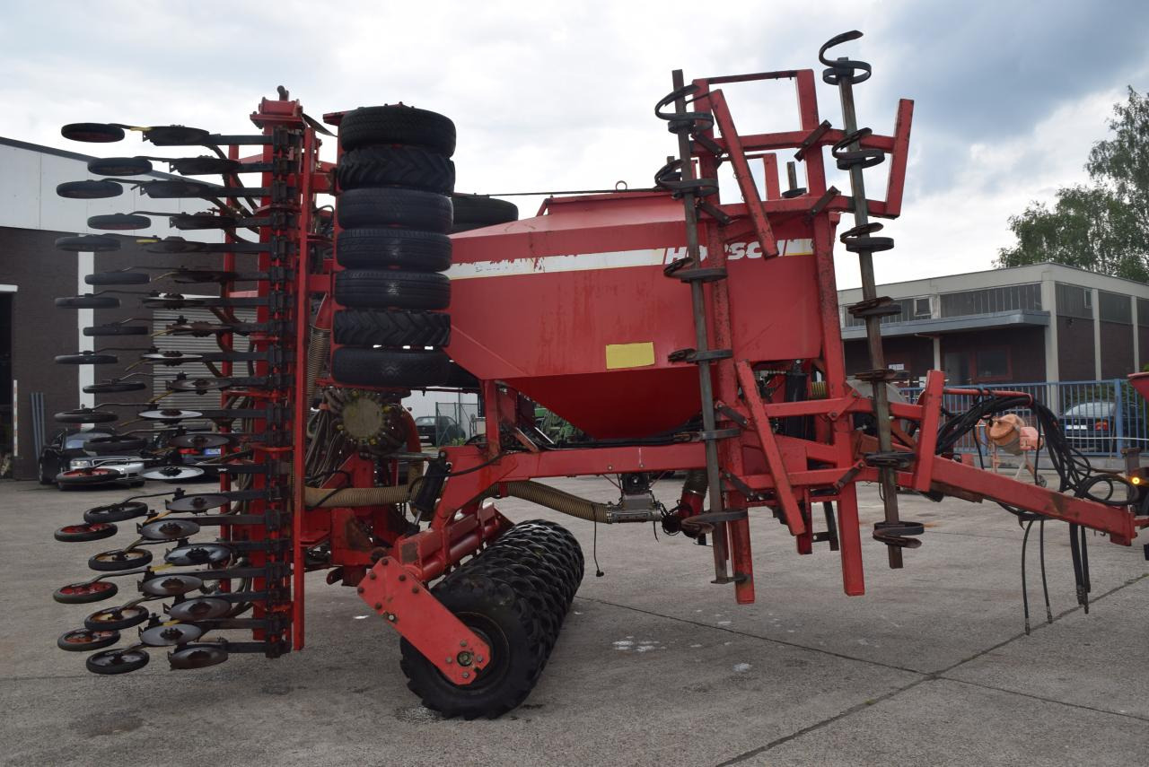 Horsch DS-6 - Szemenkénti vetőgép: 1 kép. Horsch DS-6 - Szemenkénti vetőgép: 1 kép.