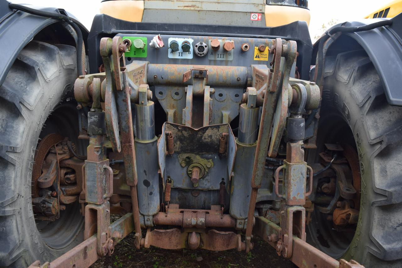 JCB Fastrac 2135 - 4WS - Traktor: 5 kép. JCB Fastrac 2135 - 4WS - Traktor: 5 kép.