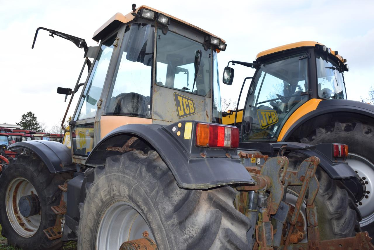 JCB Fastrac 2135 - 4WS - Traktor: 3 kép. JCB Fastrac 2135 - 4WS - Traktor: 3 kép.