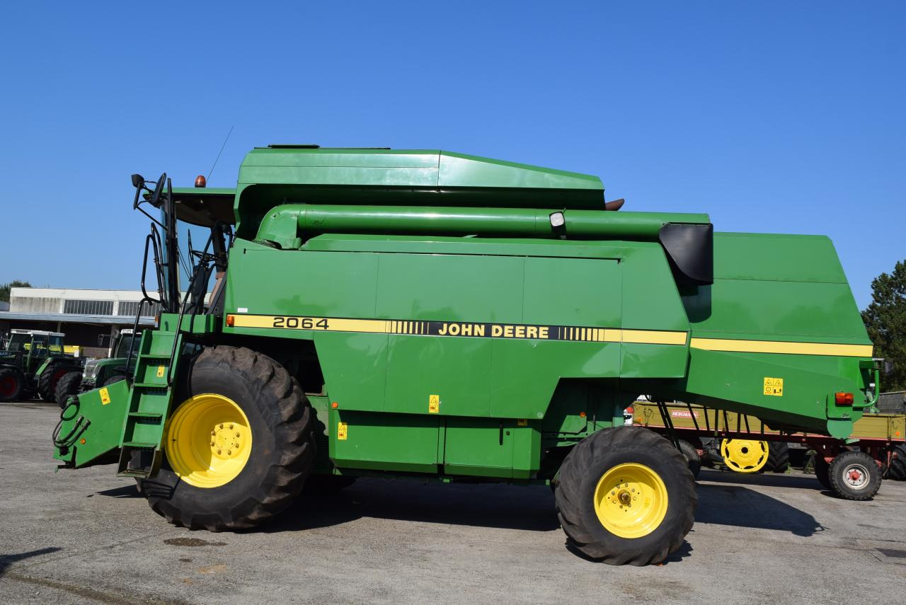 John Deere 2064 - Kombájn: 3 kép. John Deere 2064 - Kombájn: 3 kép.