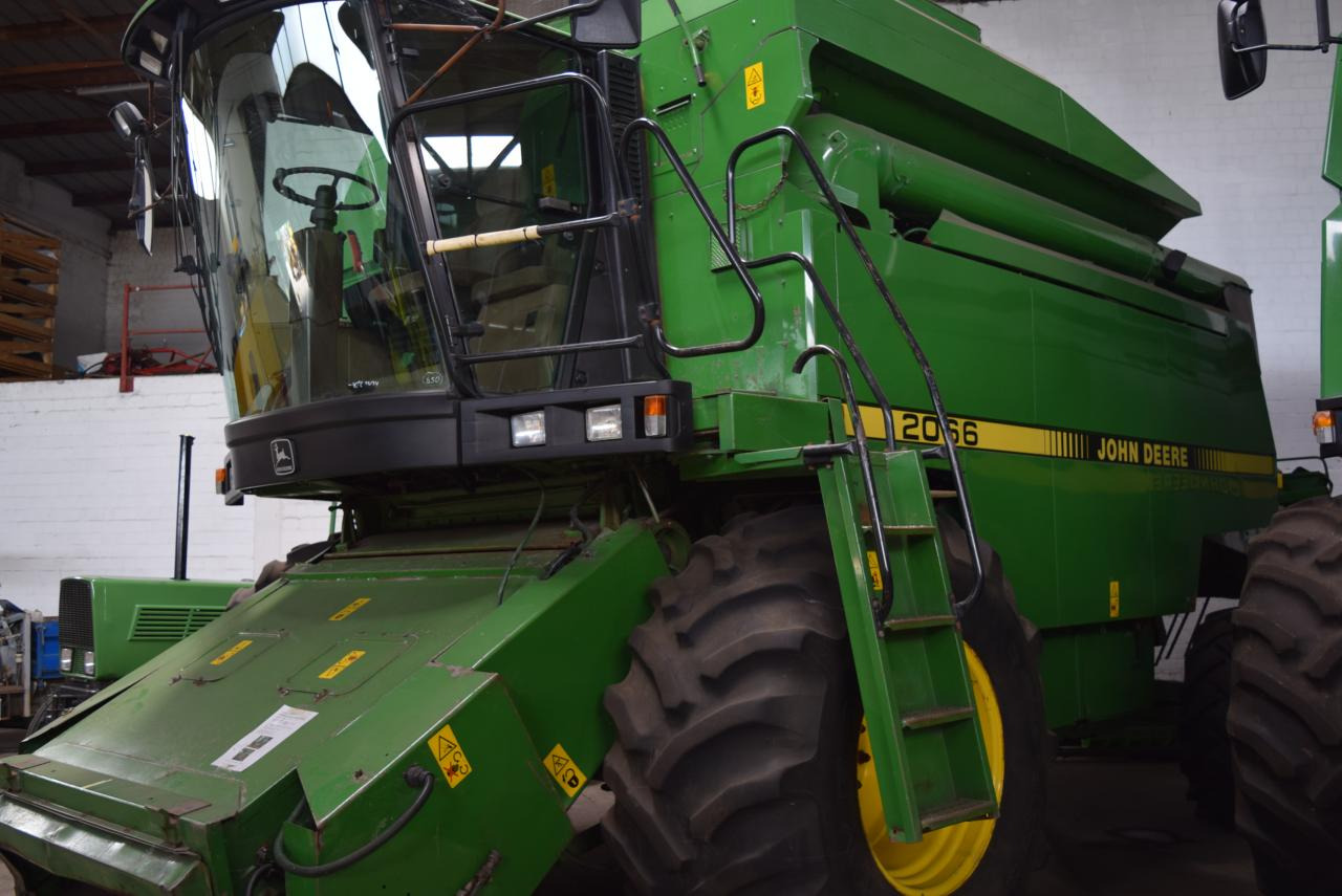 John Deere 2066 - Kombájn: 1 kép. John Deere 2066 - Kombájn: 1 kép.