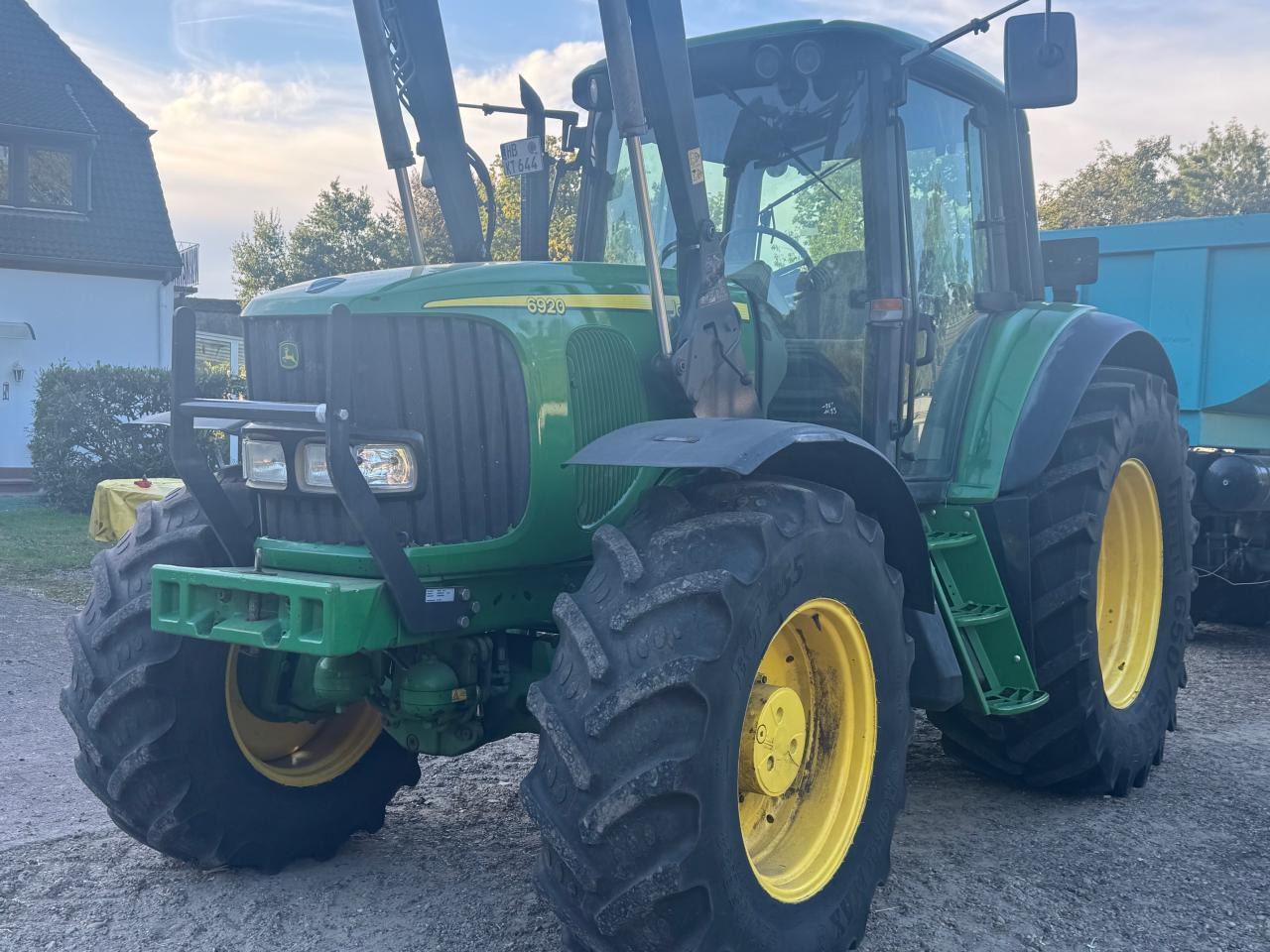 John Deere 6920 - Traktor: 3 kép. John Deere 6920 - Traktor: 3 kép.