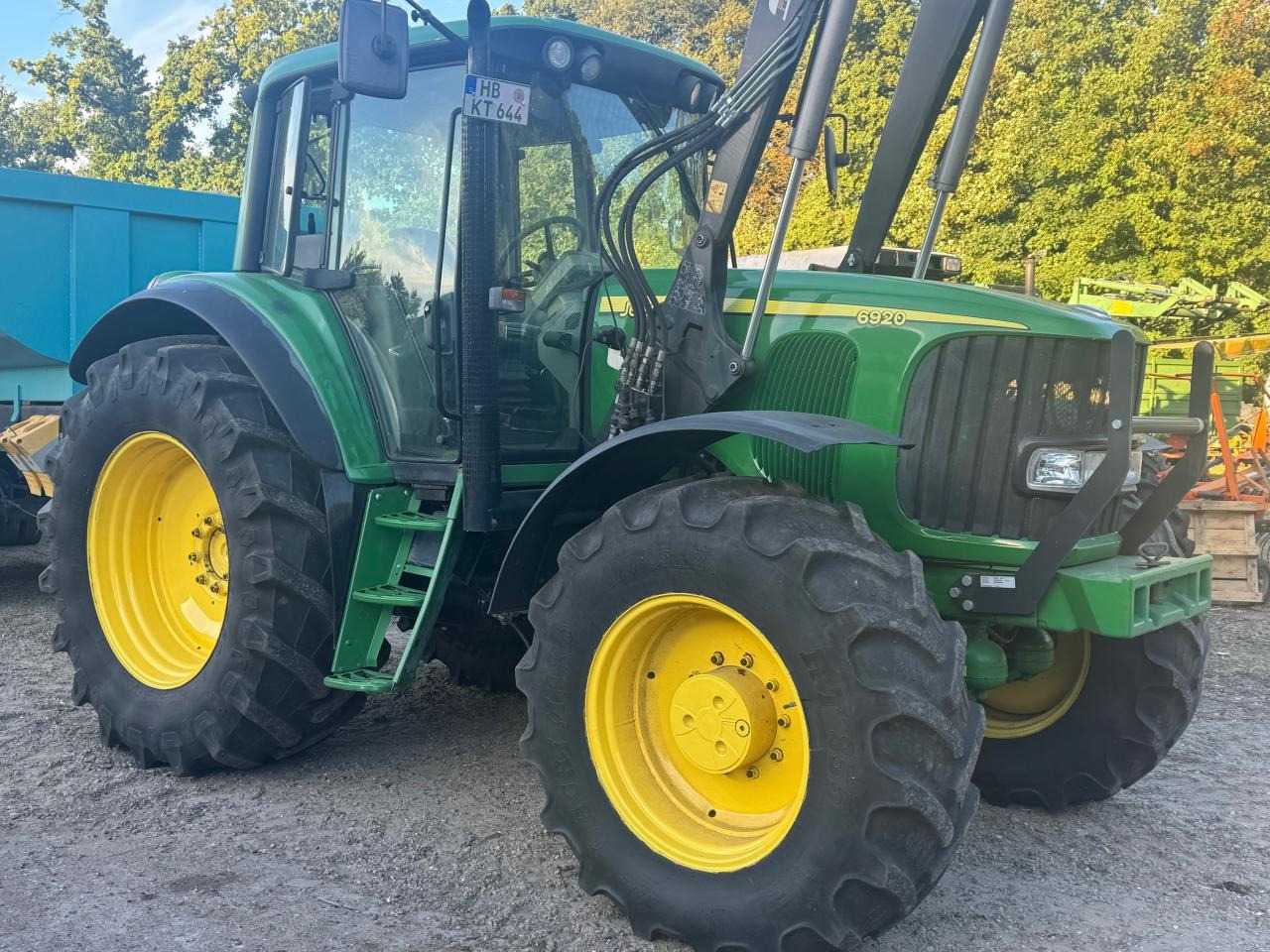 John Deere 6920 - Traktor: 2 kép. John Deere 6920 - Traktor: 2 kép.