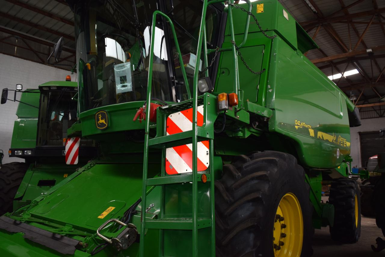 John Deere 9640 WTS - Kombájn: 2 kép. John Deere 9640 WTS - Kombájn: 2 kép.