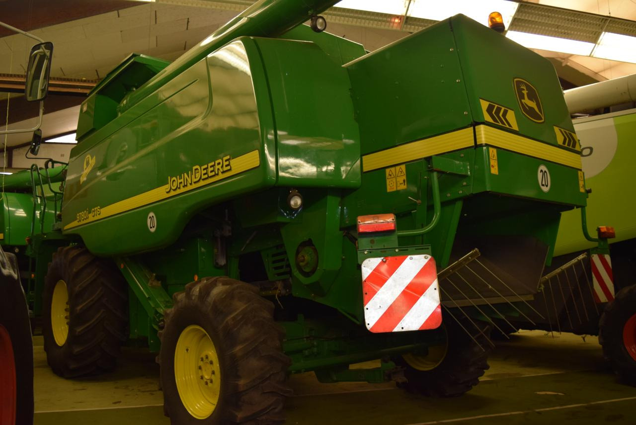 John Deere 9780 i CTS HM - Kombájn: 5 kép. John Deere 9780 i CTS HM - Kombájn: 5 kép.