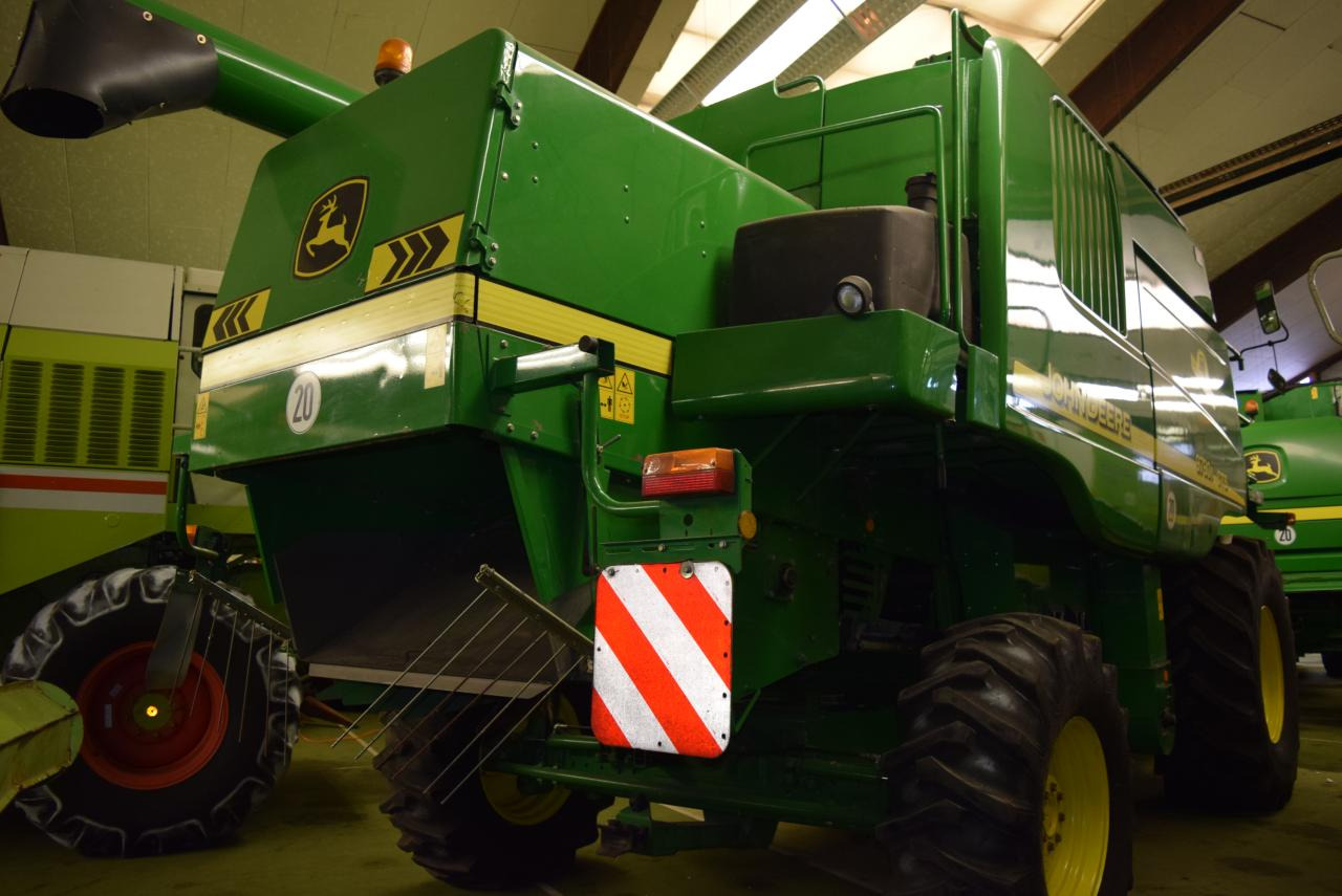 John Deere 9780 i CTS Hillmaster - Kombájn: 5 kép. John Deere 9780 i CTS Hillmaster - Kombájn: 5 kép.