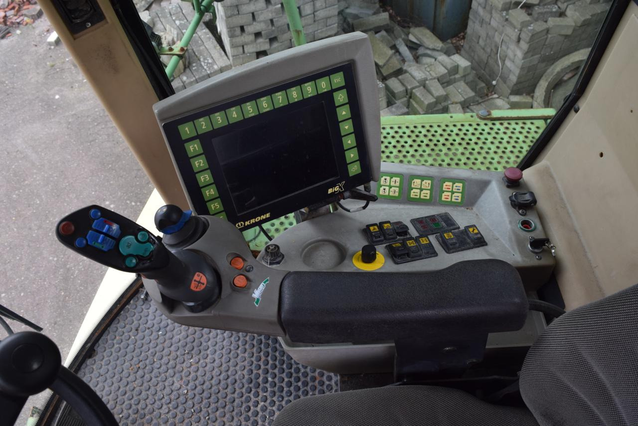 Önjáró szecskázógép Krone BIG X V12: 8 kép.