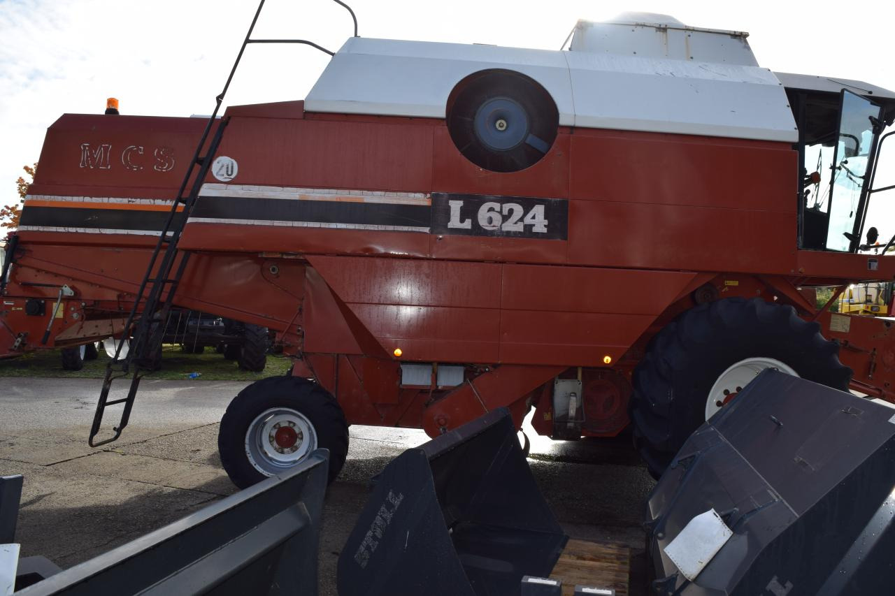 Laverda L624 - Kombájn: 3 kép. Laverda L624 - Kombájn: 3 kép.