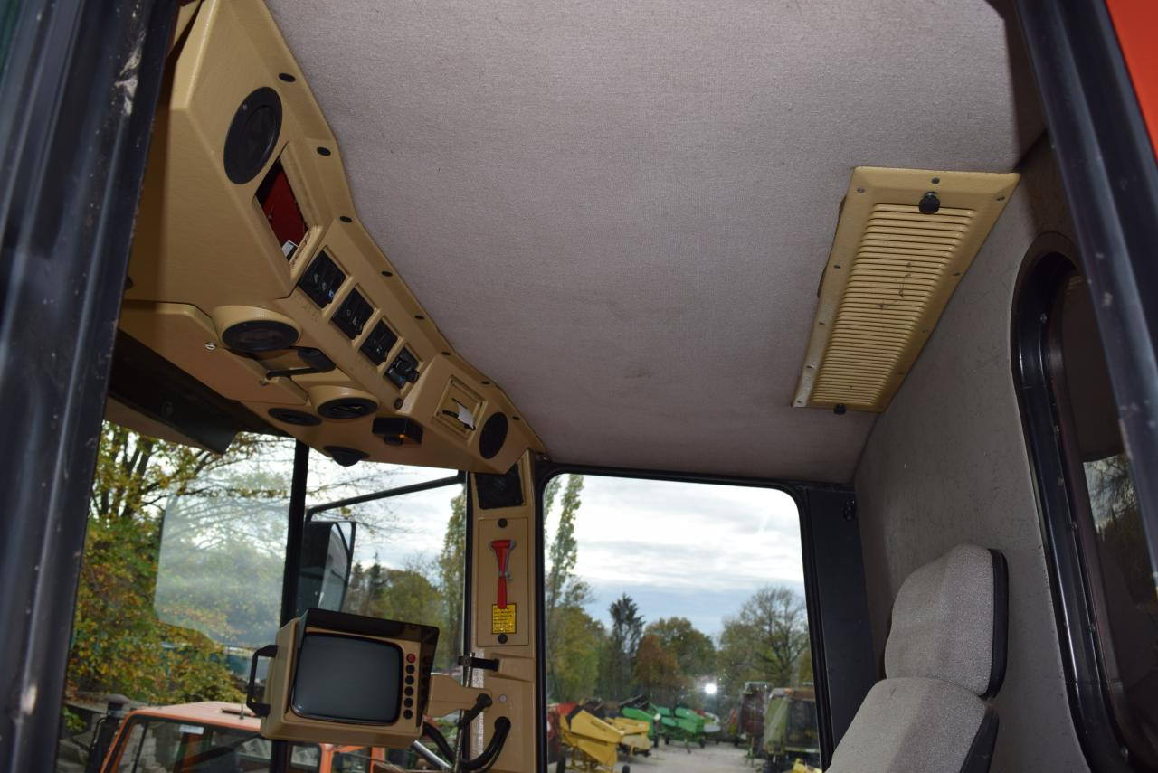 Kombájn Massey Ferguson MF 38: 7 kép.