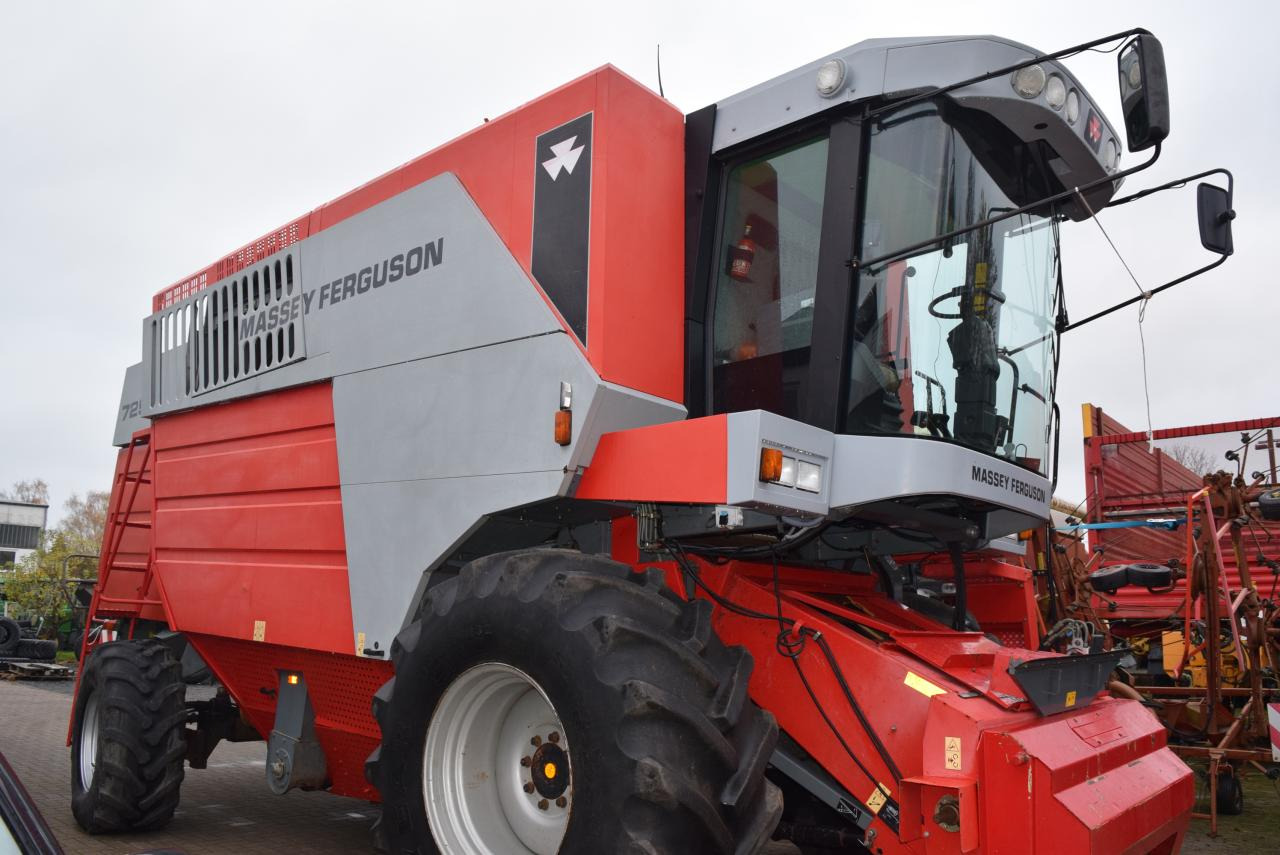 Massey Ferguson MF 7256 - Kombájn: 1 kép. Massey Ferguson MF 7256 - Kombájn: 1 kép.