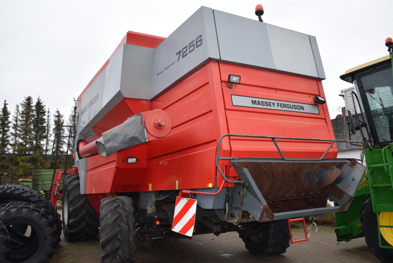 Massey Ferguson MF 7256 - Kombájn: 3 kép. Massey Ferguson MF 7256 - Kombájn: 3 kép.