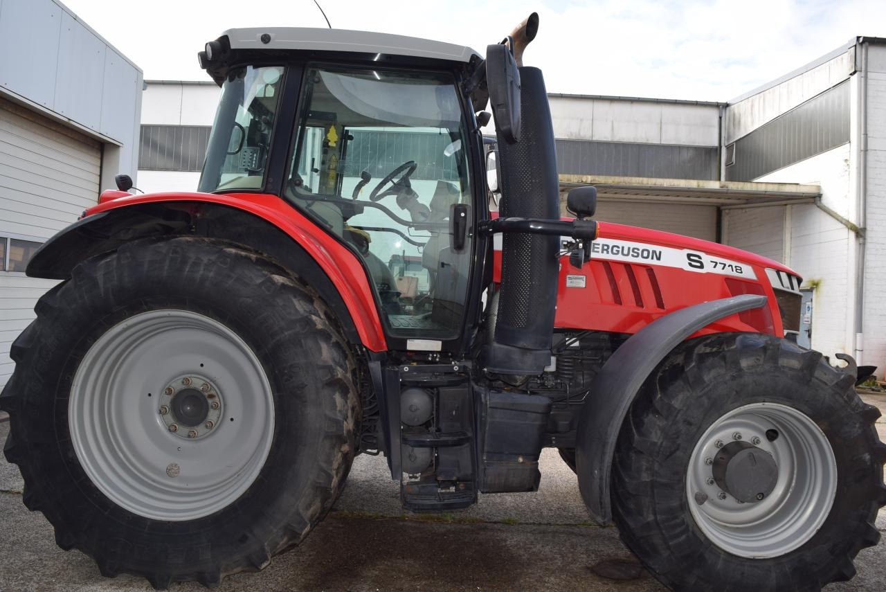 Massey Ferguson MF 7718 S Dyna 6 - Traktor: 4 kép. Massey Ferguson MF 7718 S Dyna 6 - Traktor: 4 kép.