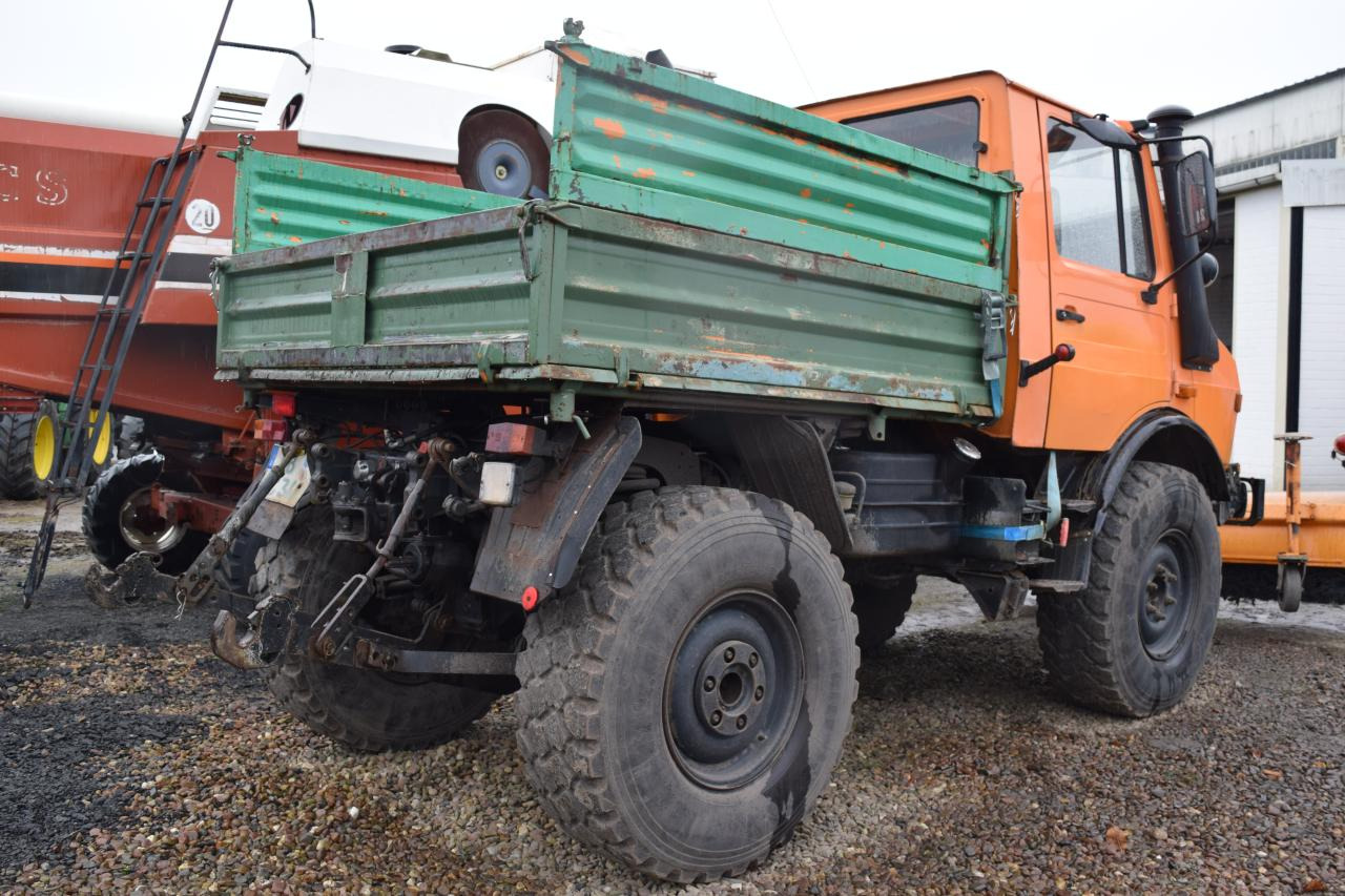 Mercedes-Benz Unimog U1200 - Traktor: 4 kép. Mercedes-Benz Unimog U1200 - Traktor: 4 kép.
