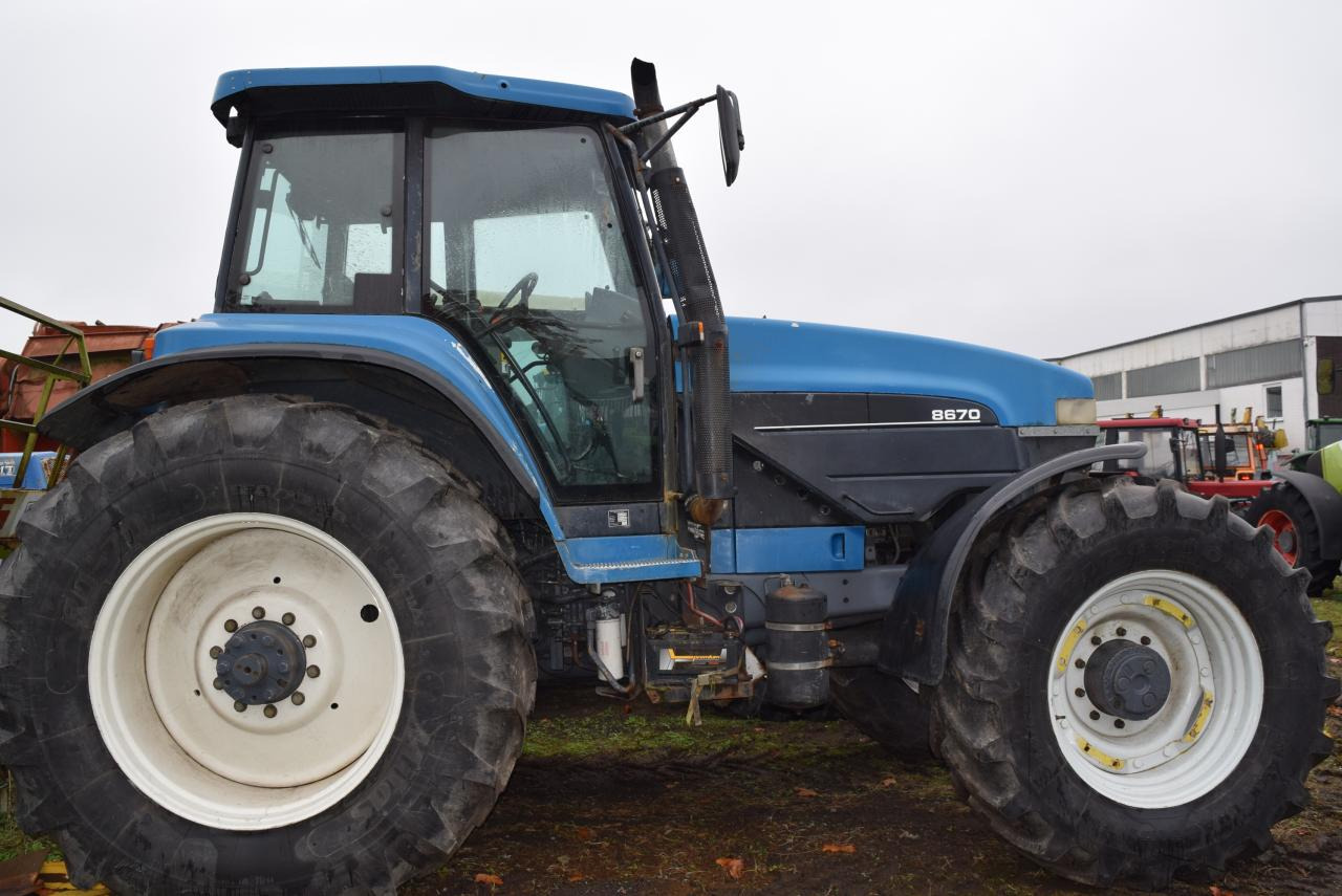 New Holland 8670 TA - Traktor: 3 kép. New Holland 8670 TA - Traktor: 3 kép.