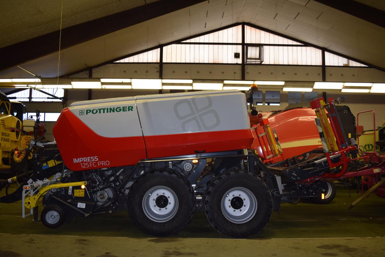 Pöttinger Impress 125 FC Pro *Press-Wickelkombinationen* - Bálázó: 5 kép. Pöttinger Impress 125 FC Pro *Press-Wickelkombinationen* - Bálázó: 5 kép.