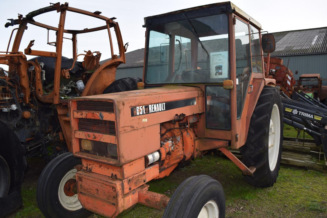 Renault 651 - Traktor: 2 kép. Renault 651 - Traktor: 2 kép.