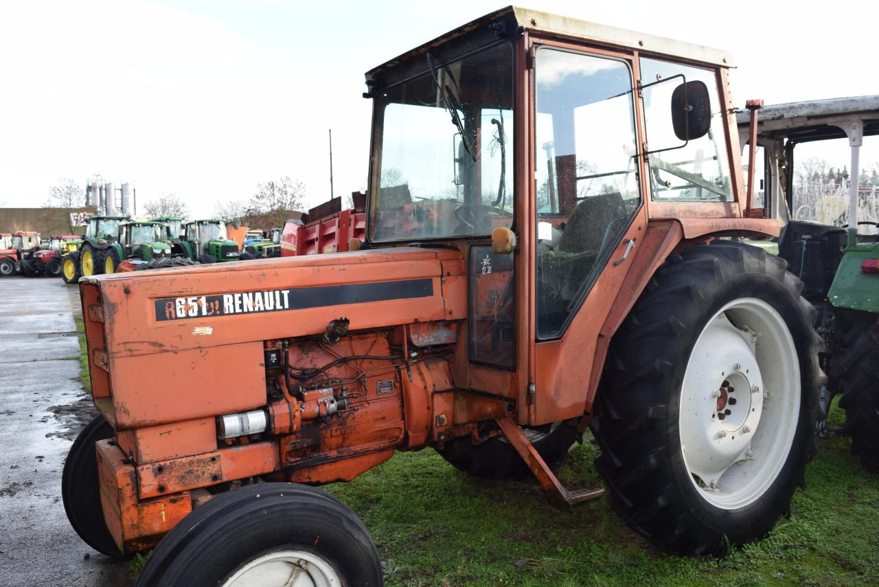 Renault 651 - Traktor: 1 kép. Renault 651 - Traktor: 1 kép.