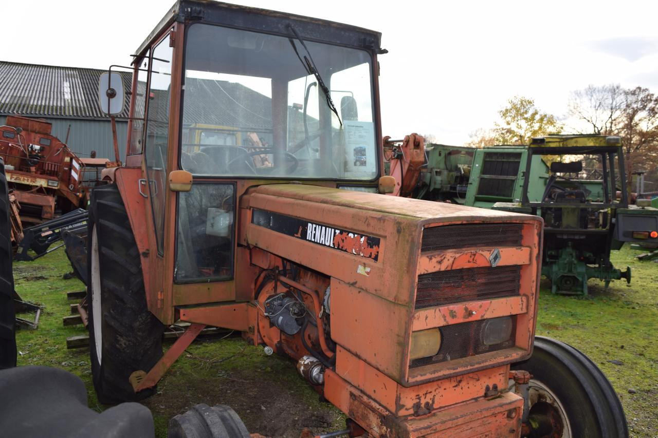 Renault 651 - Traktor: 1 kép. Renault 651 - Traktor: 1 kép.